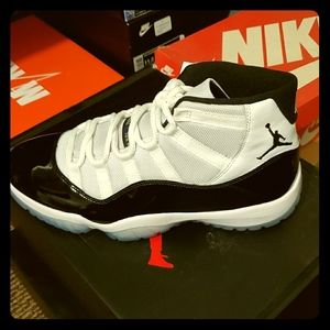 Jordan 11s Con.